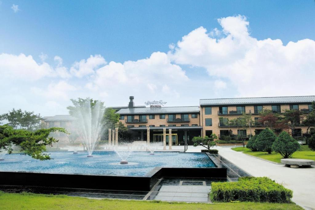 Hantan River Spa Hotel Cheorwon Екстериор снимка