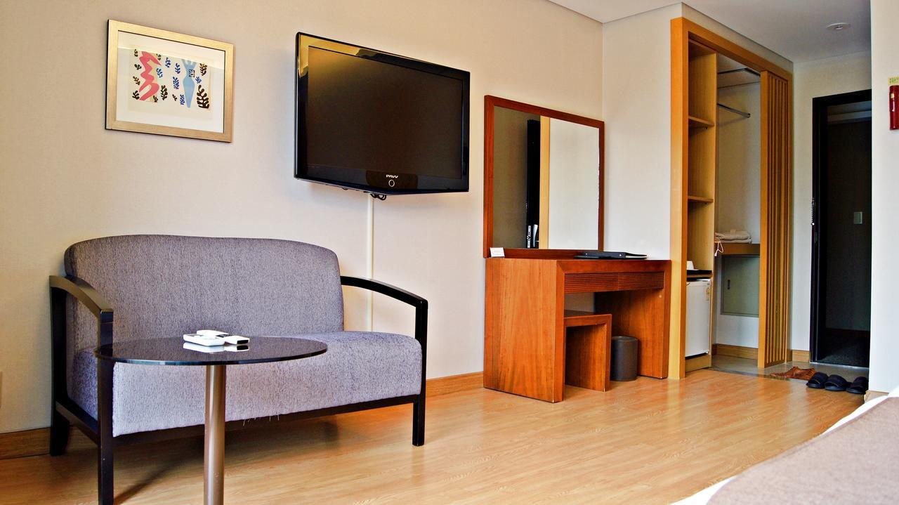 Hantan River Spa Hotel Cheorwon Екстериор снимка